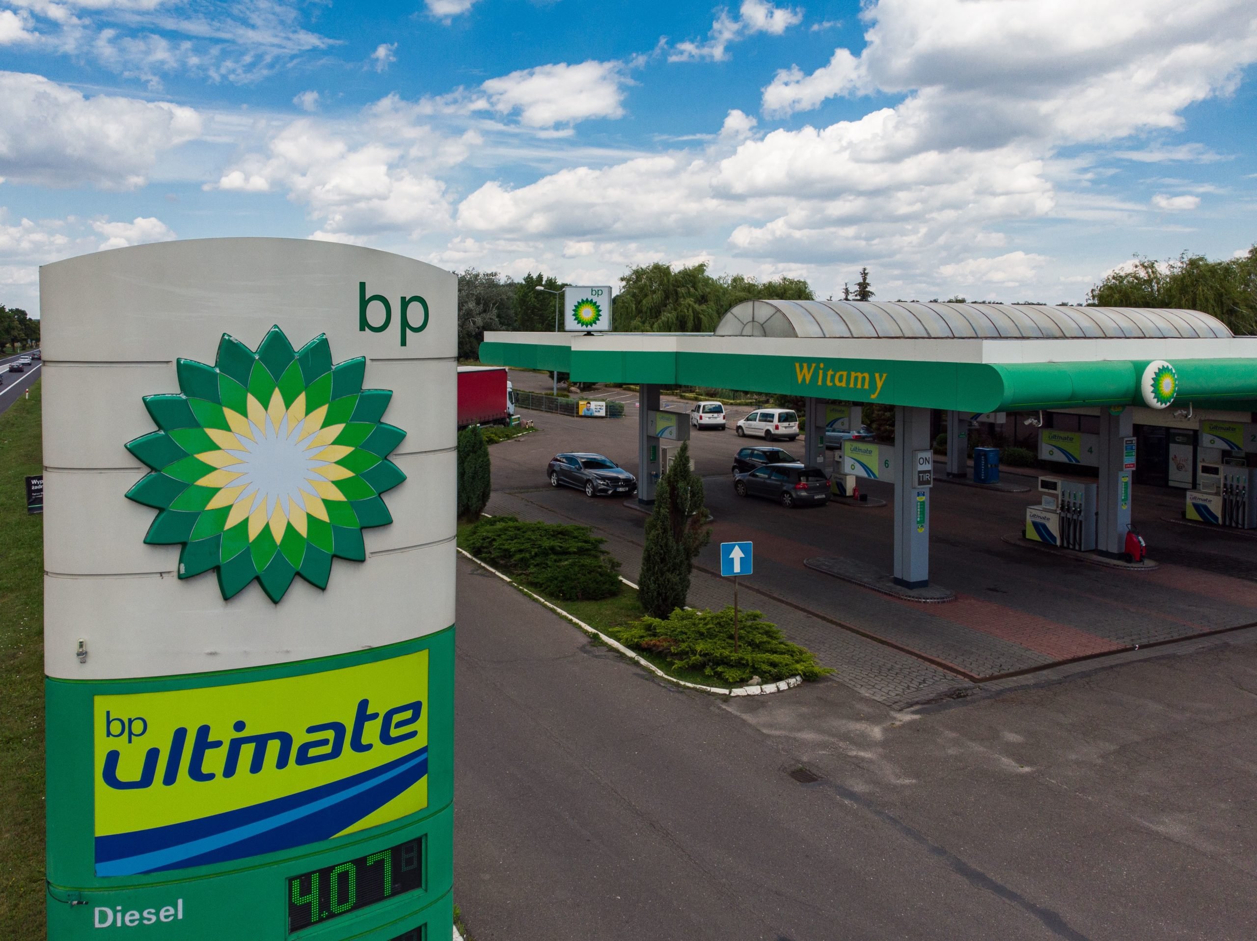 Teren inwestycyjny wraz z funkcjonującą stacją paliw BP i restauracją przy węźle S5 Lipno na SPRZEDAŻ